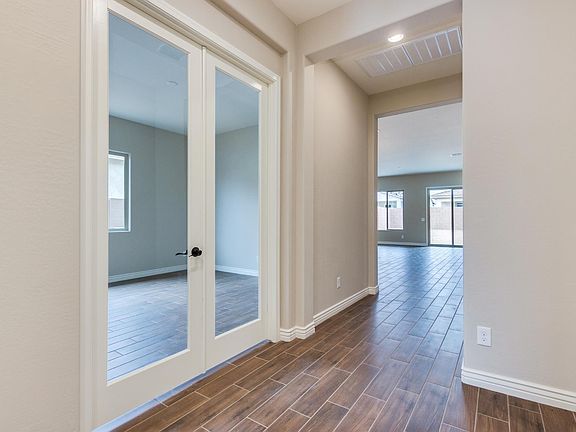 4th image of 7416 W Spur Dr
