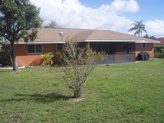 5th image of 3430 SW 6th Pl