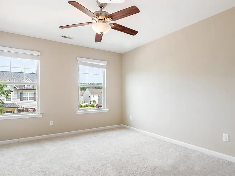 738 Keystone Park Dr — Photo 25