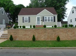 92 Wilson Ave, Parlin, NJ 08859