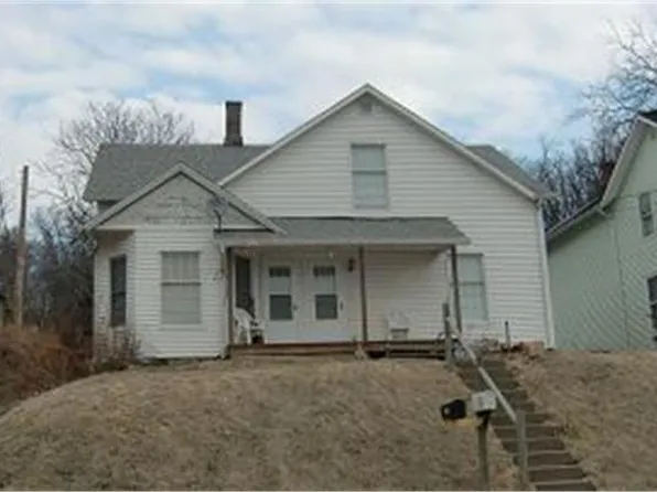 1807 Hershey Ave #1, Muscatine, IA 52761