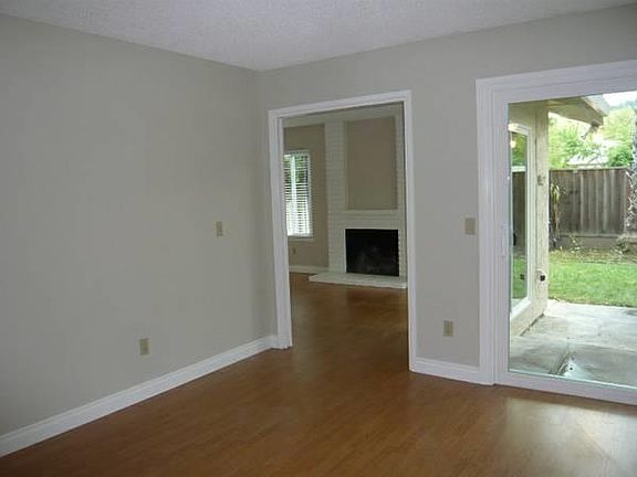 5th image of 348 Nature Dr #B