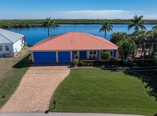 3572 Peace River Dr, Punta Gorda, FL 33983