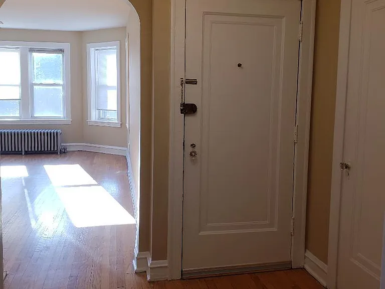 6037 N Mozart St — Photo 2