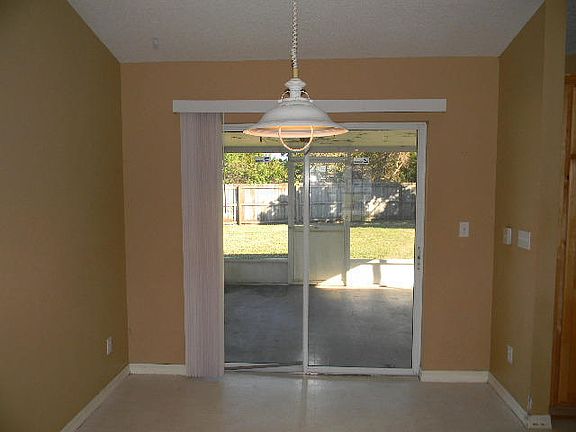 4th image of 3693 SW San Benito St