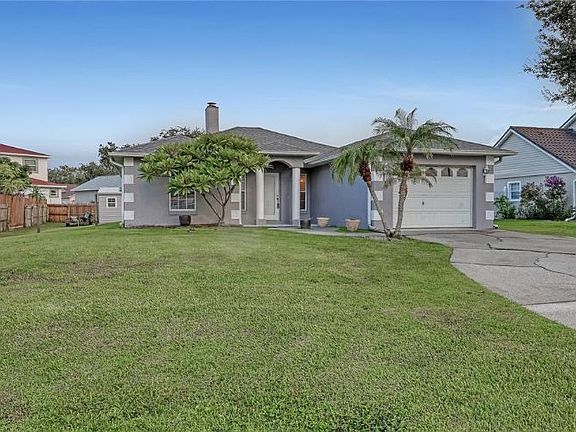 3rd image of 1367 Emerald Dr