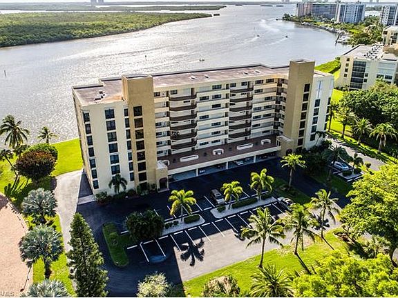 3rd image of 4253 Bay Beach Ln #F4