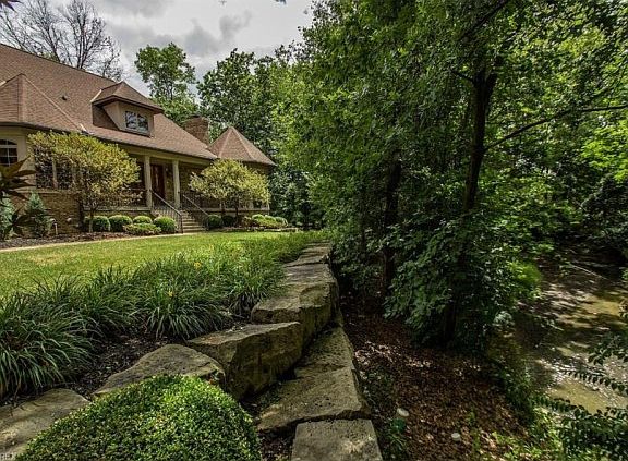 3rd image of 8619 Courtland Dr