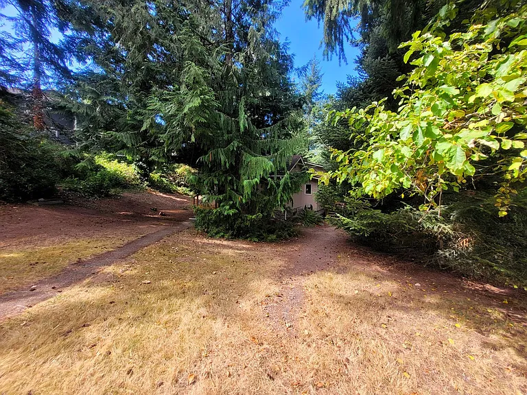 1327 Toledo St — Photo 43
