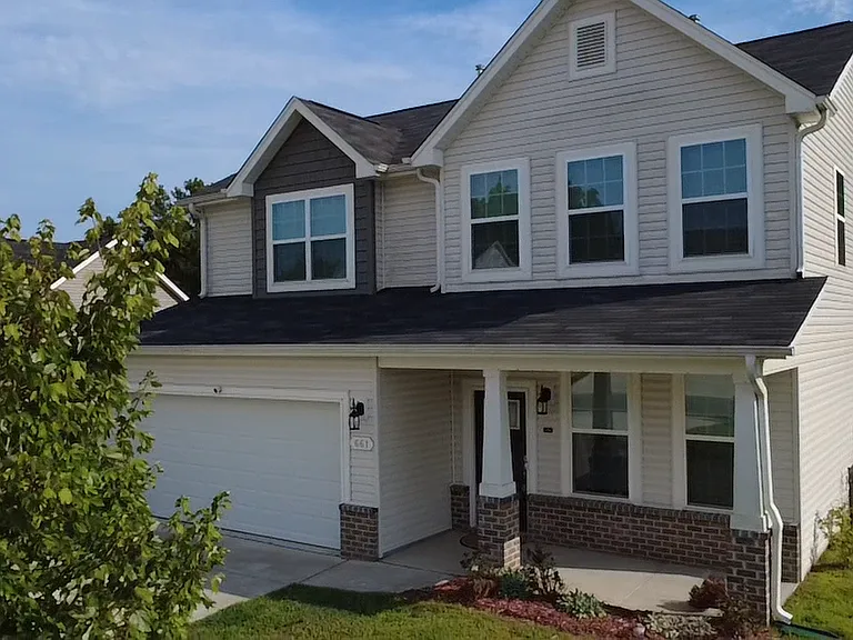 661 Mahogany Dr — Photo 1
