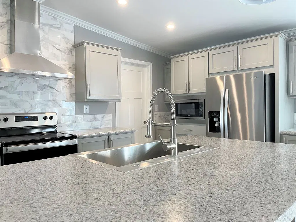 3 bed, 2.0 bath, 1440 sqft, $1,899 — Photo 2