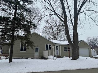 1611 Bailey St, Charles City, IA 50616