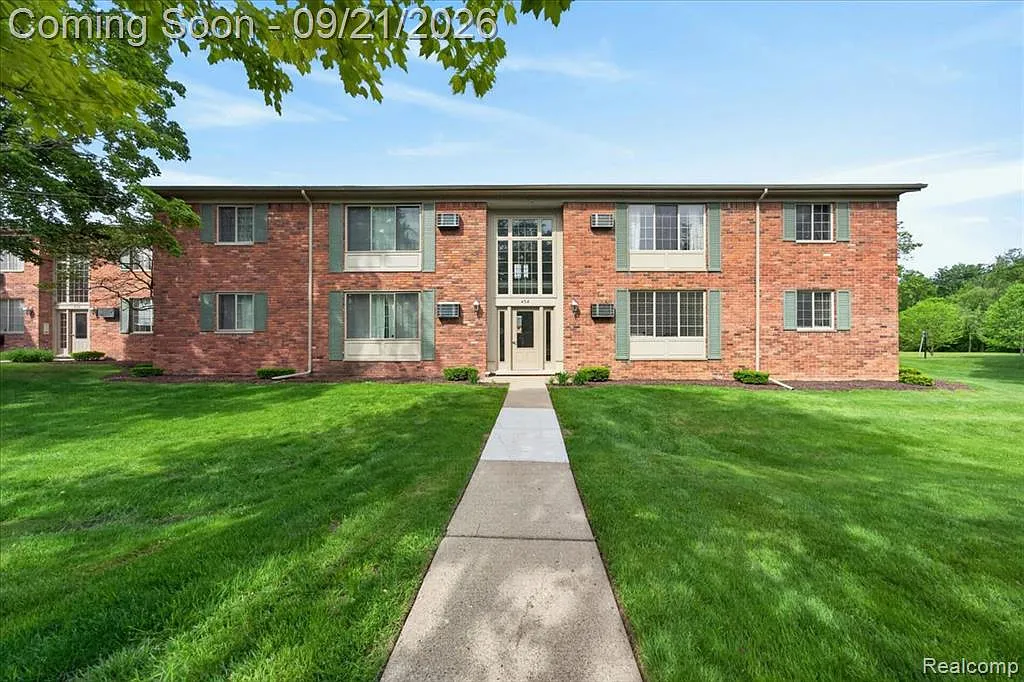 2 bed, 1.0 bath, 817 sqft, $1,500 — Photo 1