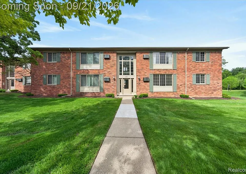 454 Romeo Rd #226