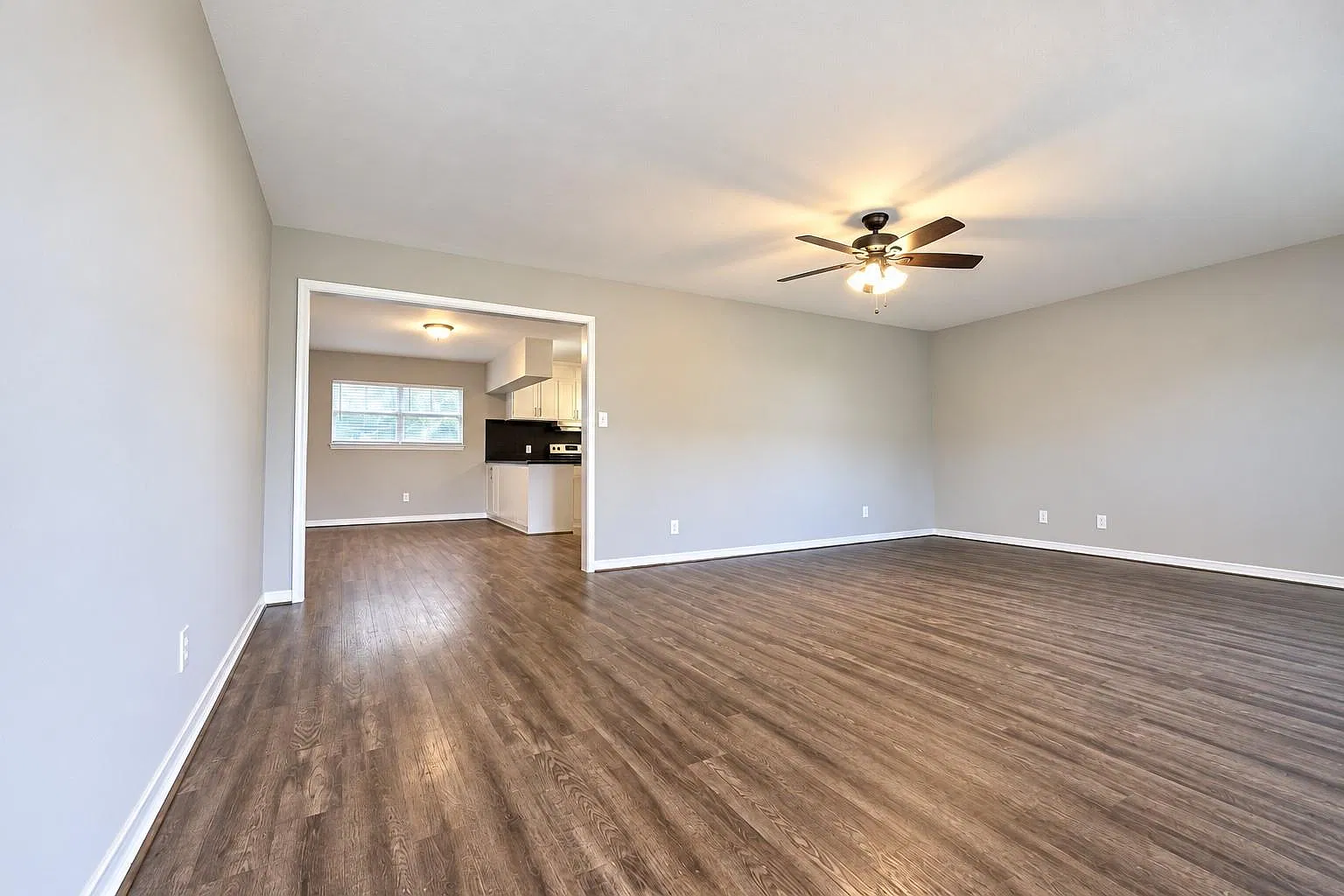 3 bed, 2.0 bath, 1655 sqft, $1,800 — Photo 3