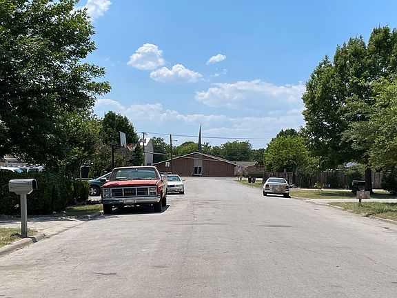 3rd image of 6829 Lakeside Dr