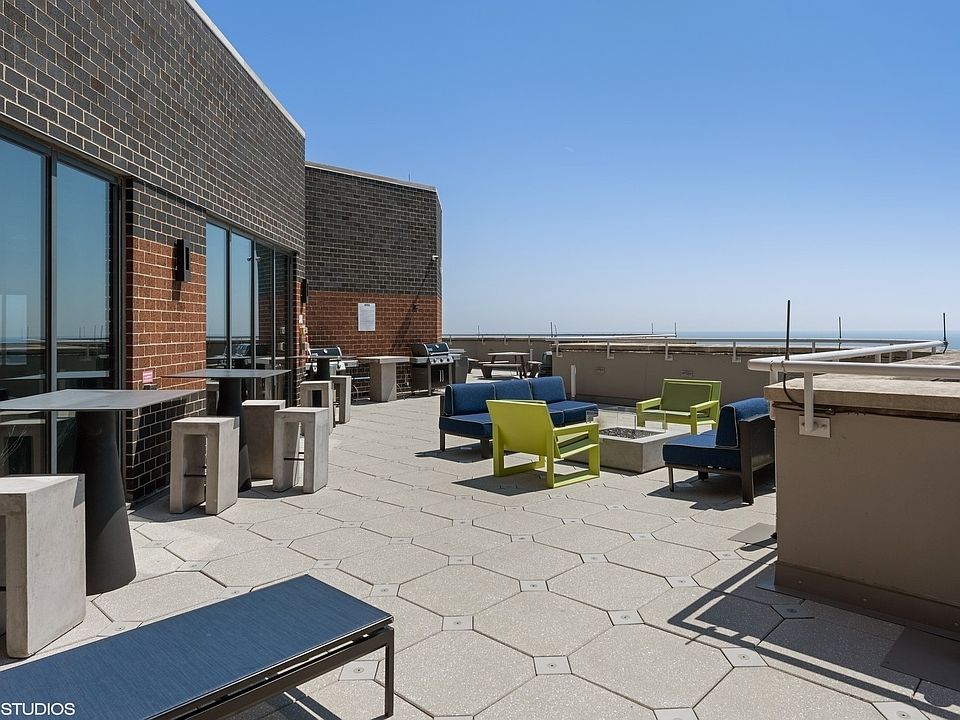 2nd image of 3660 N Lake Shore Dr APT 1311