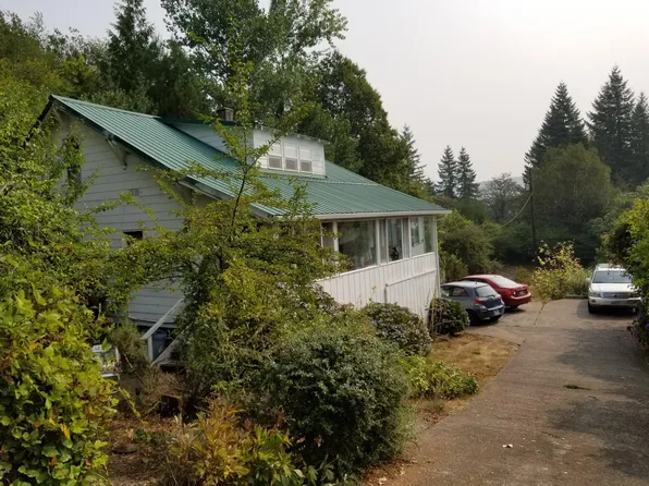 590 NE Beech St, Toledo, OR 97391