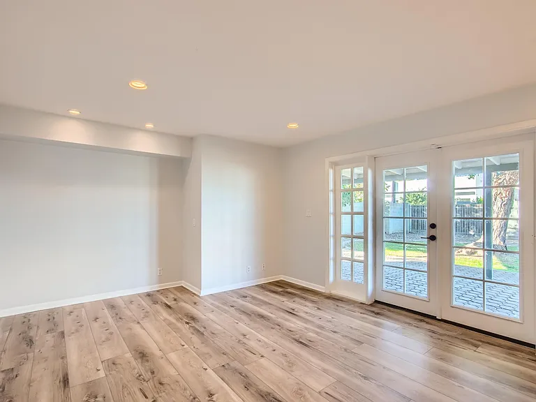 4020 E Earll Dr — Photo 9