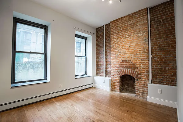Rented by Nooklyn NYC LLC | media 40