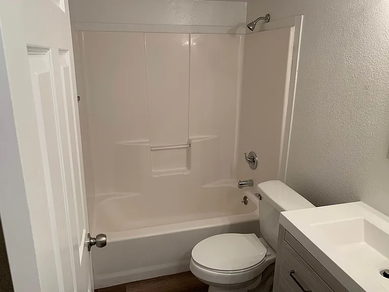 399 W 200 N — Photo 38