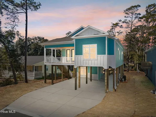 129 NW 18th Street, Oak Island, NC 28465