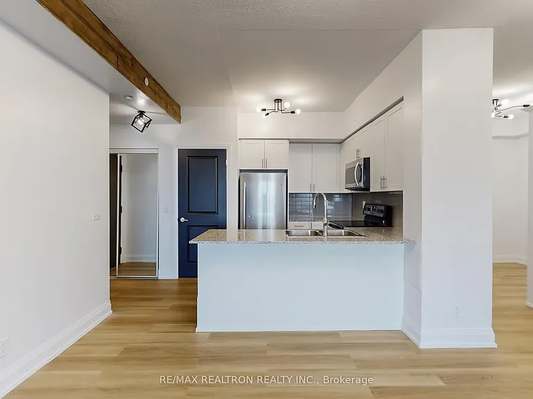 7890 Bathurst St #2505 — Photo 4