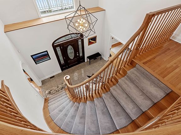 2nd image of 233 Rice Rd