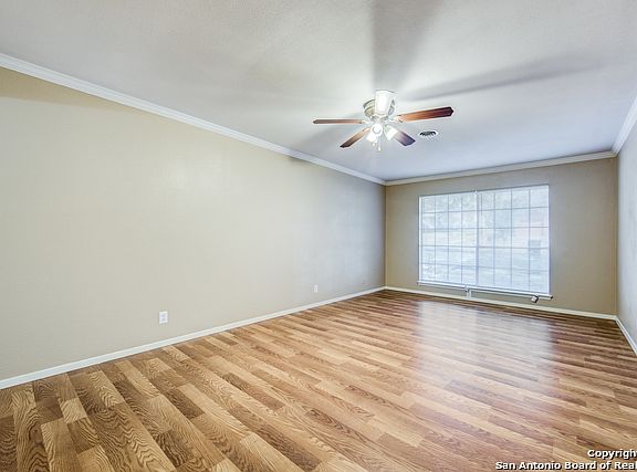 5th image of 4230 Vantage View Dr