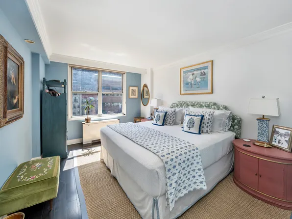 207 East 74th Street image 7 of 10