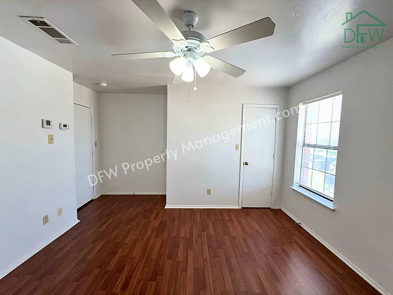 807 W Walnut St #C4 — Photo 10