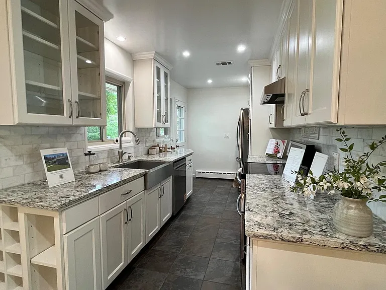 3440 Skyview Ter — Photo 23