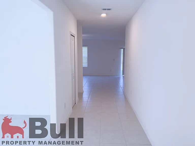1754 Red Loop — Photo 9