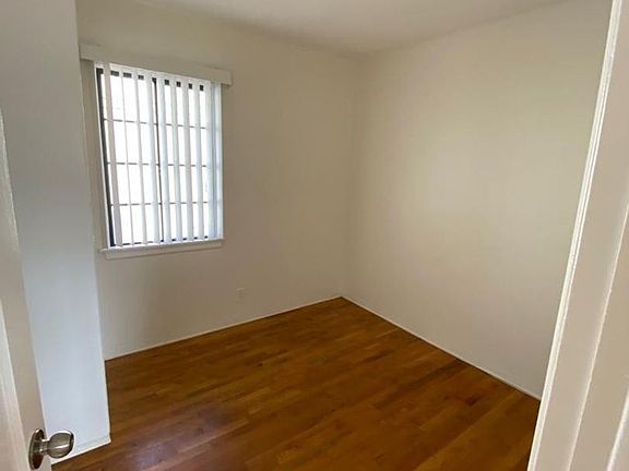 3rd image of 108 N Kenwood St #110D