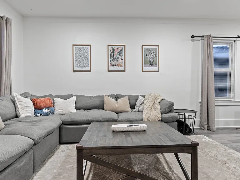 429 S Kenwood Ave — Photo 6
