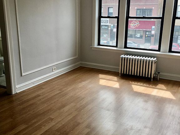 2nd image of 2351 W Wilson Ave #208
