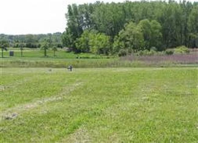 2nd image of 2276 Glen Oaks Cir