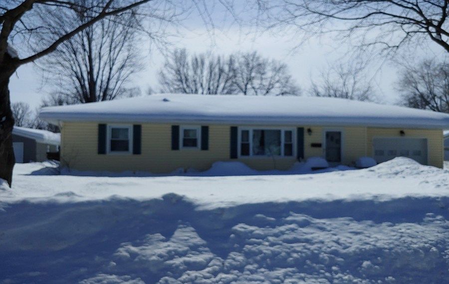 1st image of 519 11th St SE