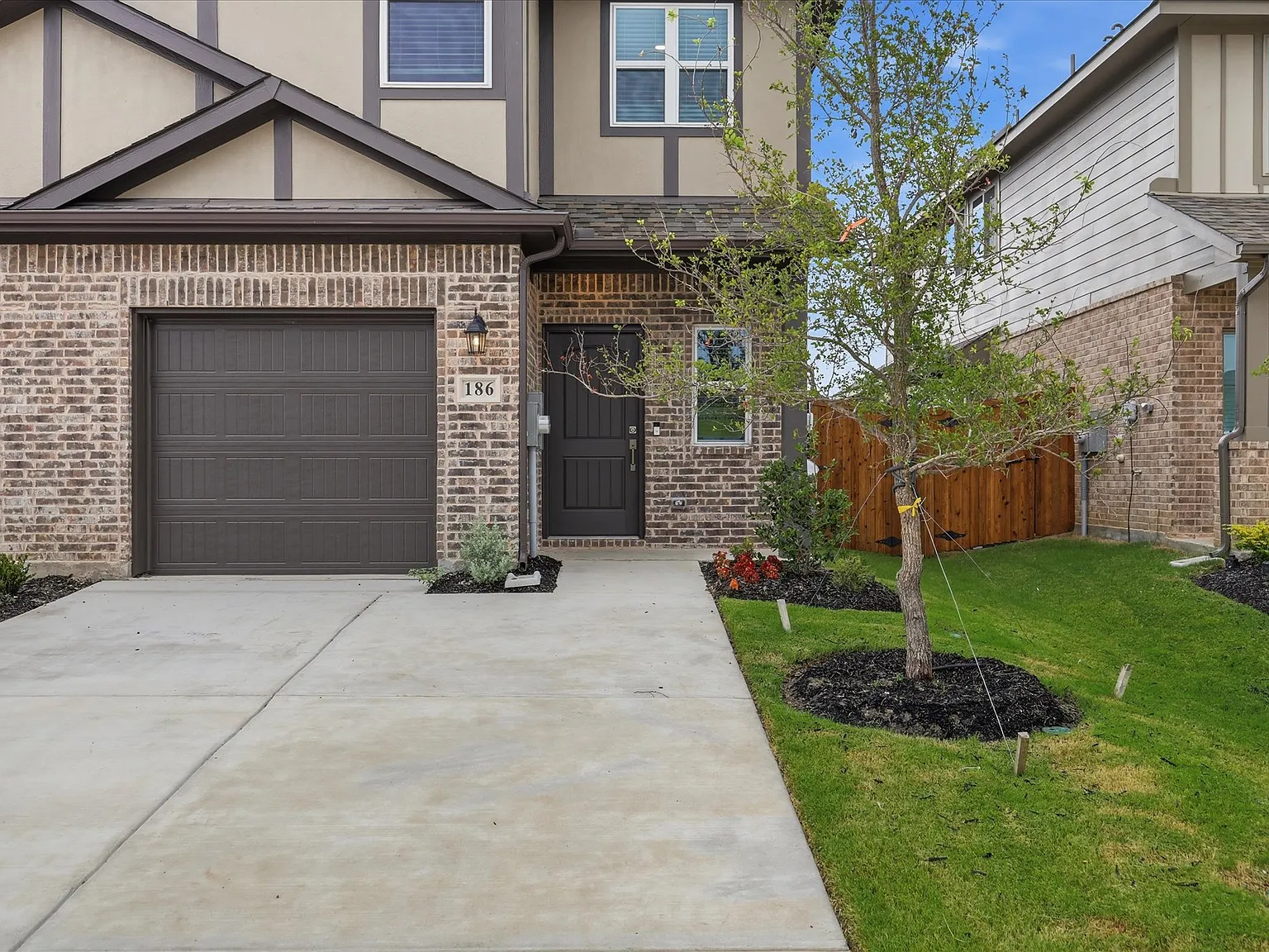 3 bed, 1521 sqft, $1,799 — Photo 1