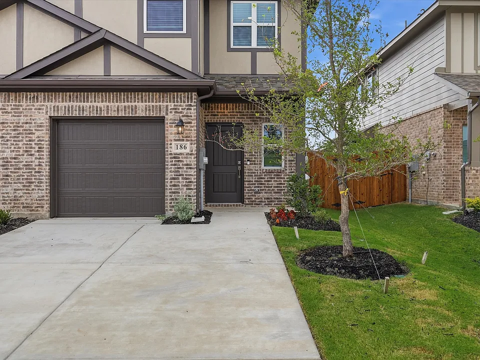186 Balboa Ln