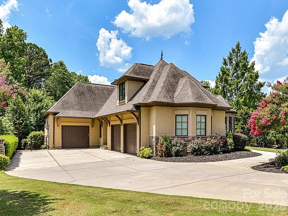 3rd image of 8119 Skyecroft Commons Dr
