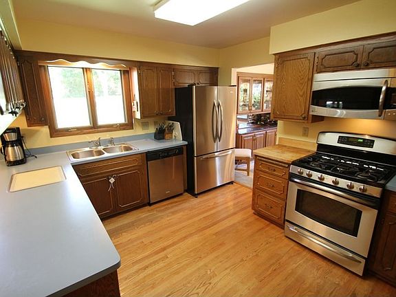 3rd image of 2822 Windsor Pl