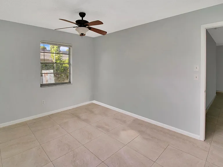 3040 Martin Ave — Photo 11