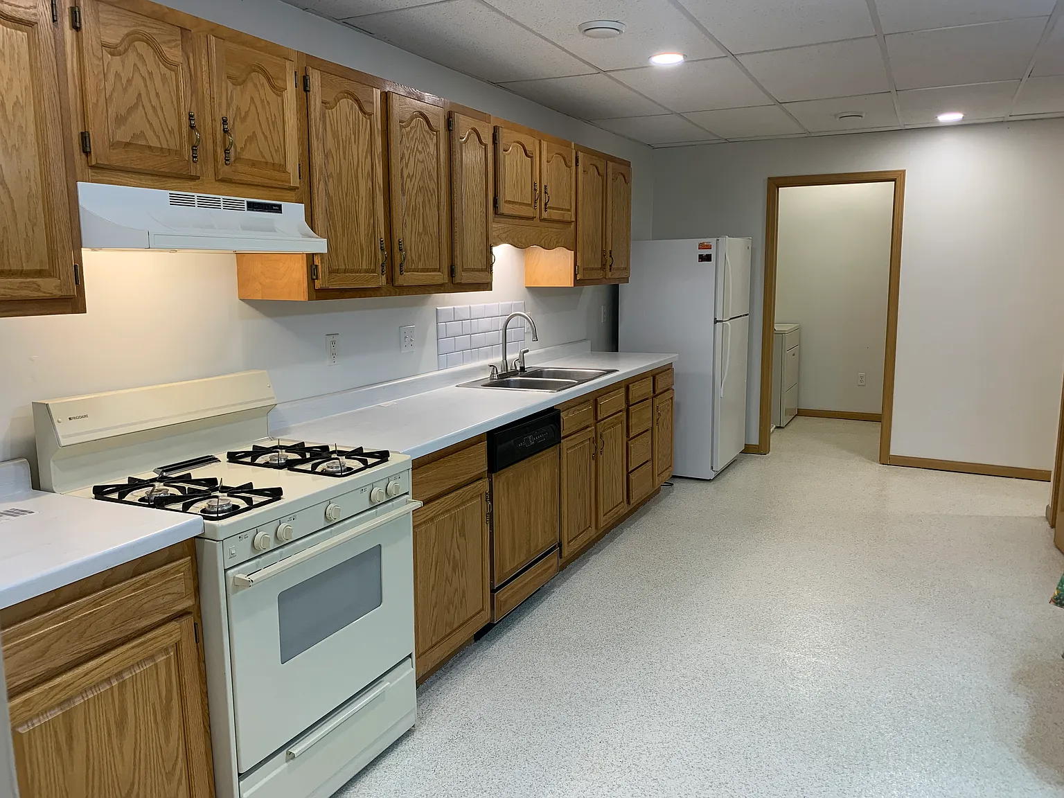 1 bed, 1000 sqft, $1,095 — Photo 2