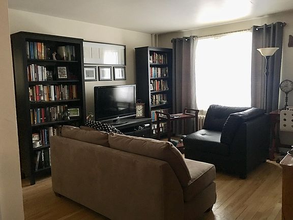 Living from entry (S facing window)