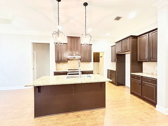5th image of 103 Gunter Grass Ct