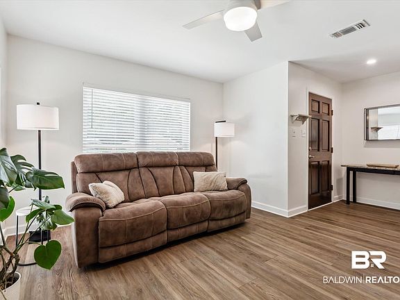 5th image of 409 Palmetto Ct