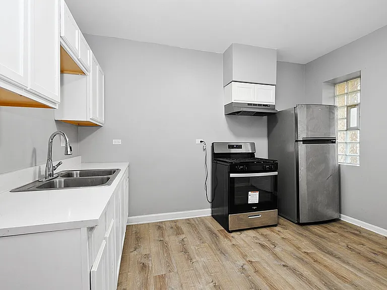 6200 S Albany Ave — Photo 13