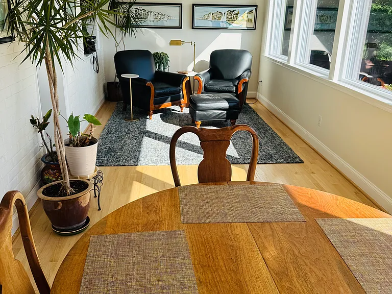 3309 Highwood Dr SE — Photo 8