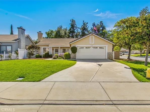 19385 Stonewood Ln, Lake Elsinore, CA 92530